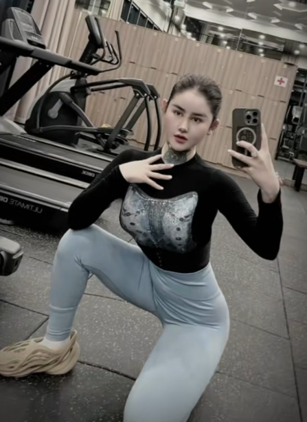 Bắt gặp tình cũ của Thông Soái Ca, nhan sắc thăng hạng, ngày càng tự tin- Ảnh 6.