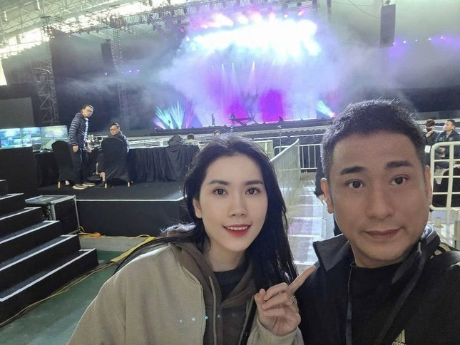 Bức ảnh chụp chung Jisoo (BlackPink) của Á hậu Phương Nga ảnh 4