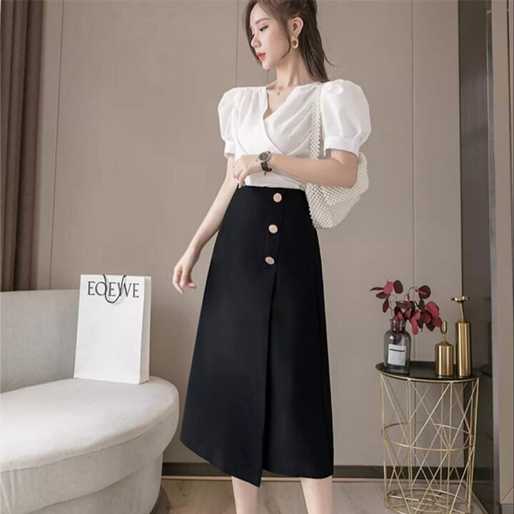 Chân váy chữ A là một sự lựa chọn tuyệt vời cho những người có chân cong. (Ảnh: Walmart)