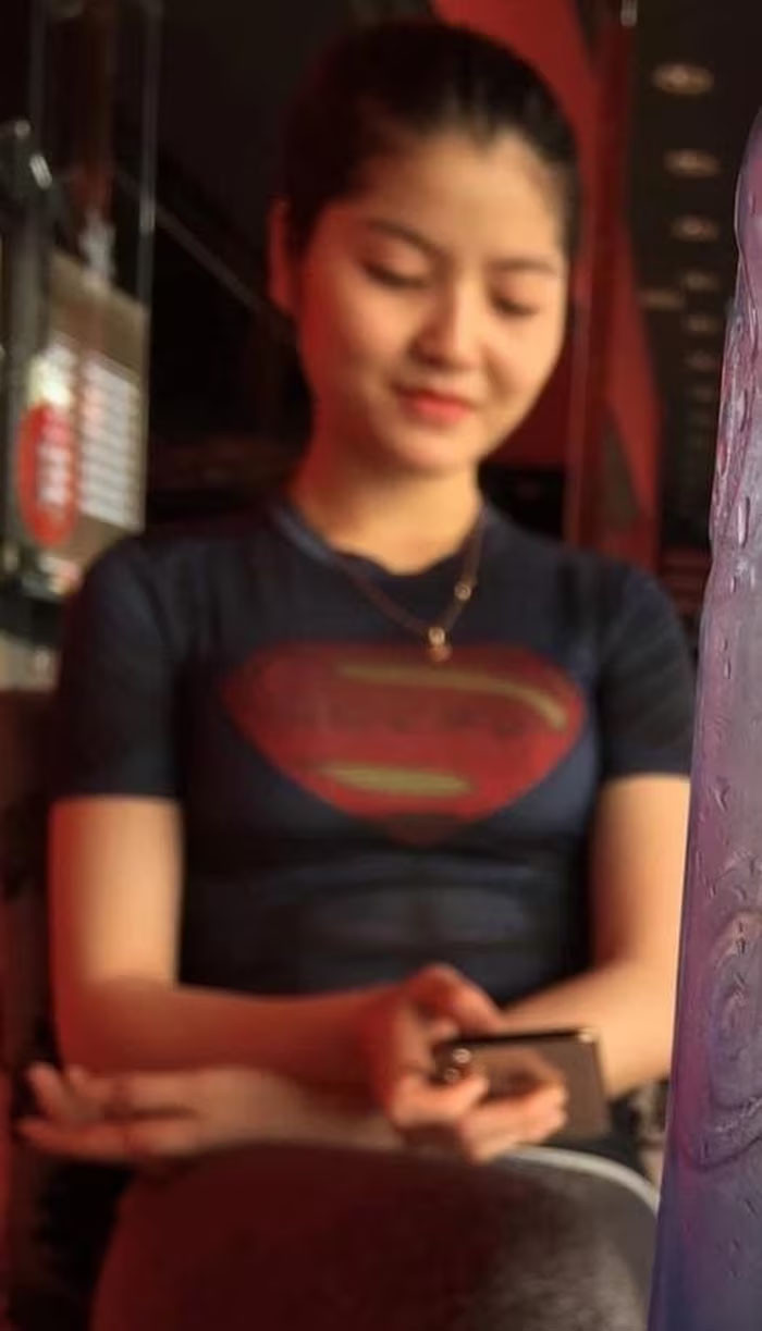 Chu Thanh Huyền lộ loạt ảnh thời chưa thẩm mỹ dụi mắt trăm lần vì nhận chẳng ra