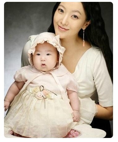 Kim Hee Sun muốn rời khỏi Hàn Quốc vì con gái bị chê xấu