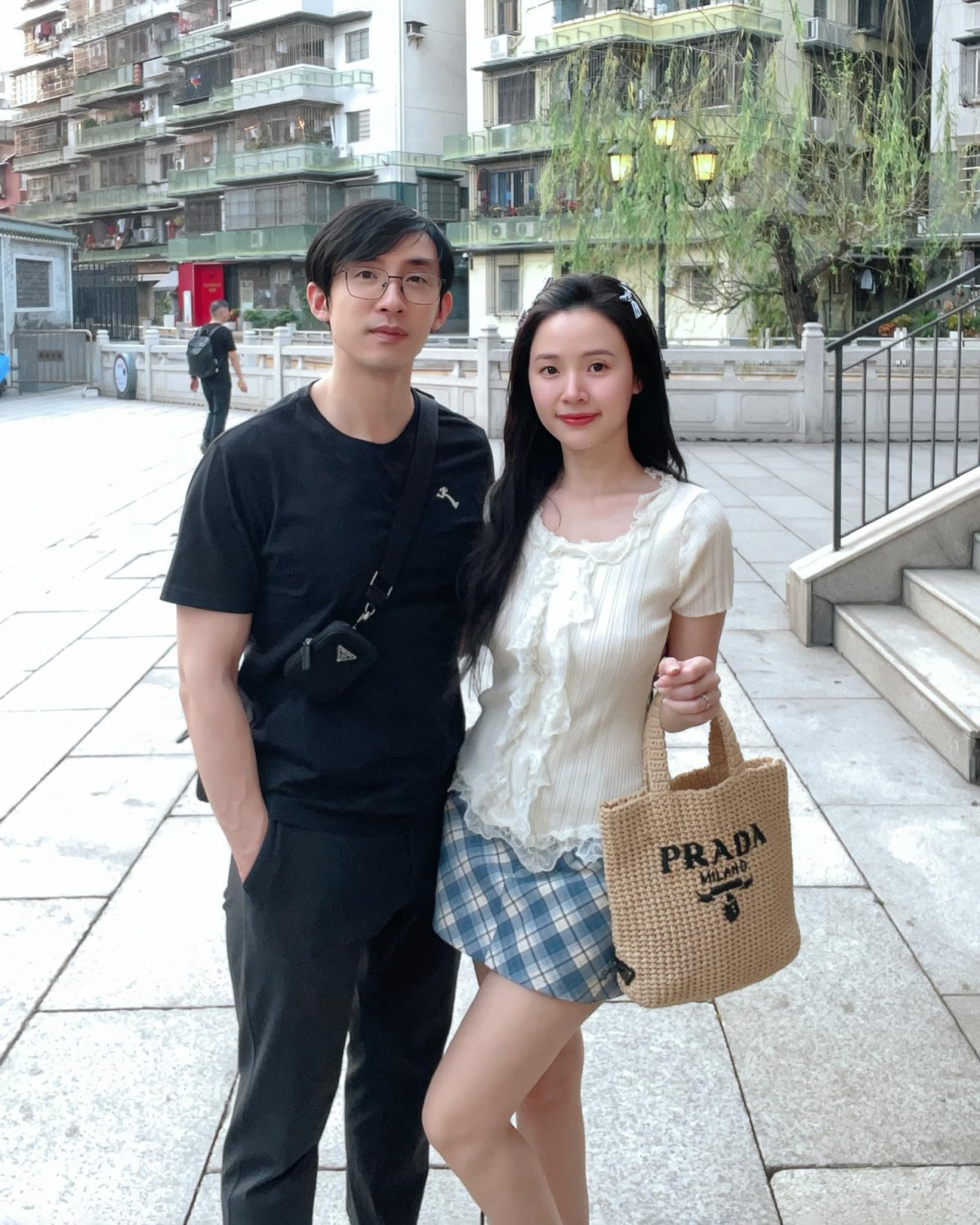 Midu làm dâu hào môn có cả lô túi hiệu vẫn chỉ xài đi xài lại 1 món