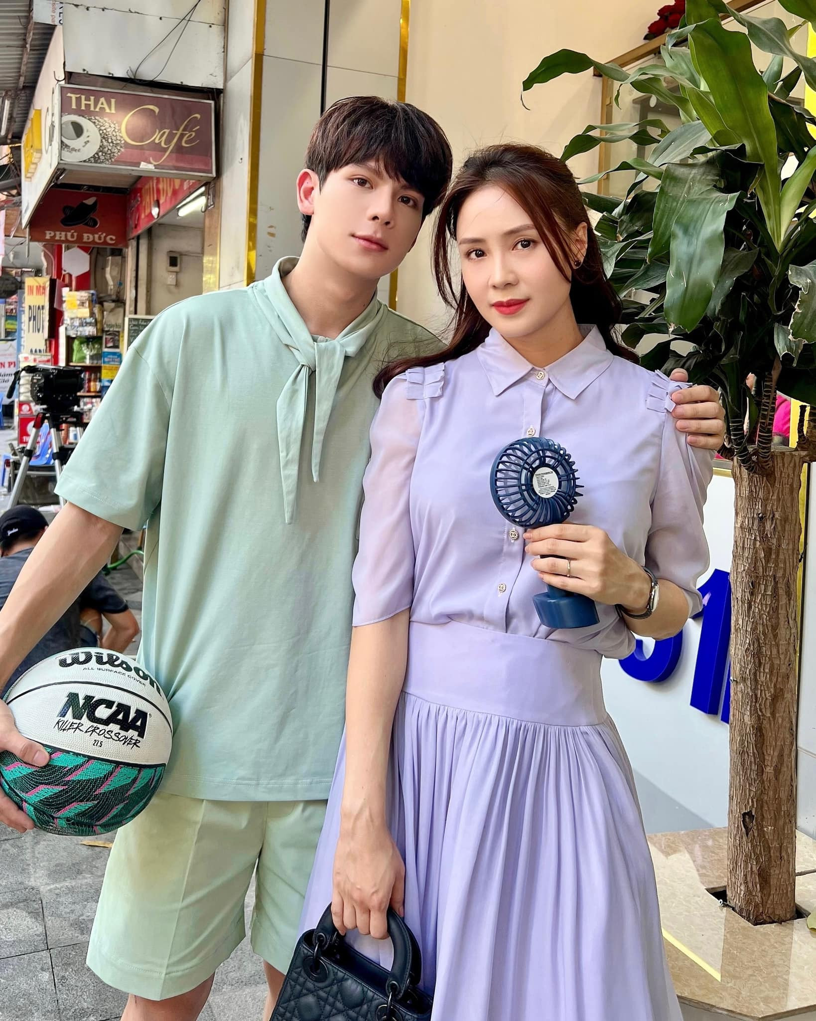 'Con trai' Hồng Diễm vừa xuất hiện trong 'Cha tôi, người ở lại' đã gây sốt với ngoại hình như hotboy Thái Lan - Ảnh 5.