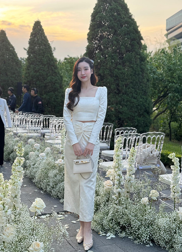 Hoa hậu gốc Hà thành lấy chồng - chủ tịch CLB bóng đá có nhan sắc thay đổi ra sao sau 8 năm đăng quang? - Ảnh 6.