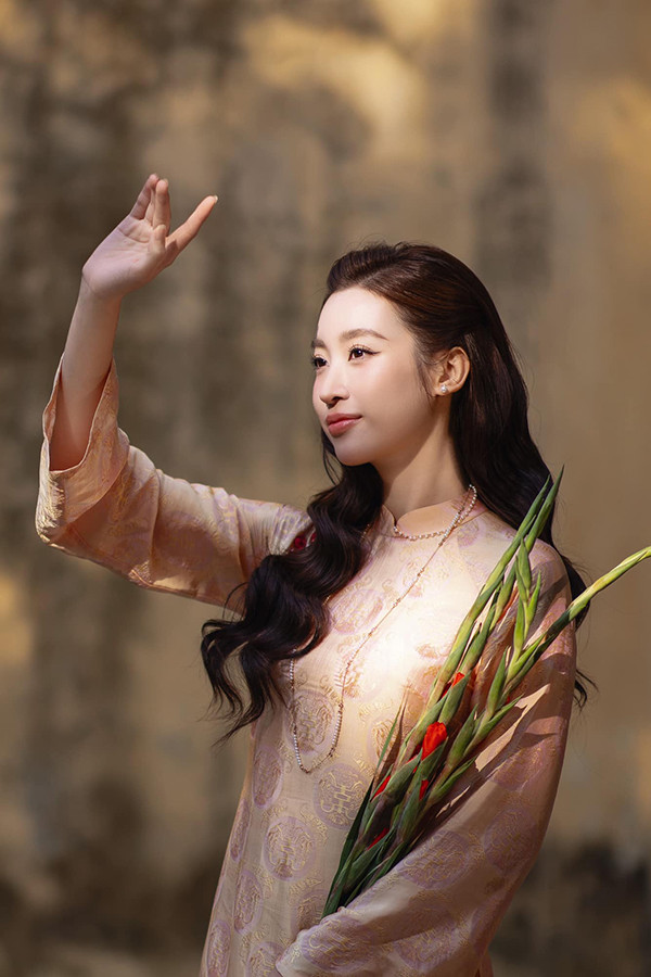 Hoa hậu gốc Hà thành lấy chồng - chủ tịch CLB bóng đá có nhan sắc thay đổi ra sao sau 8 năm đăng quang? - Ảnh 10.