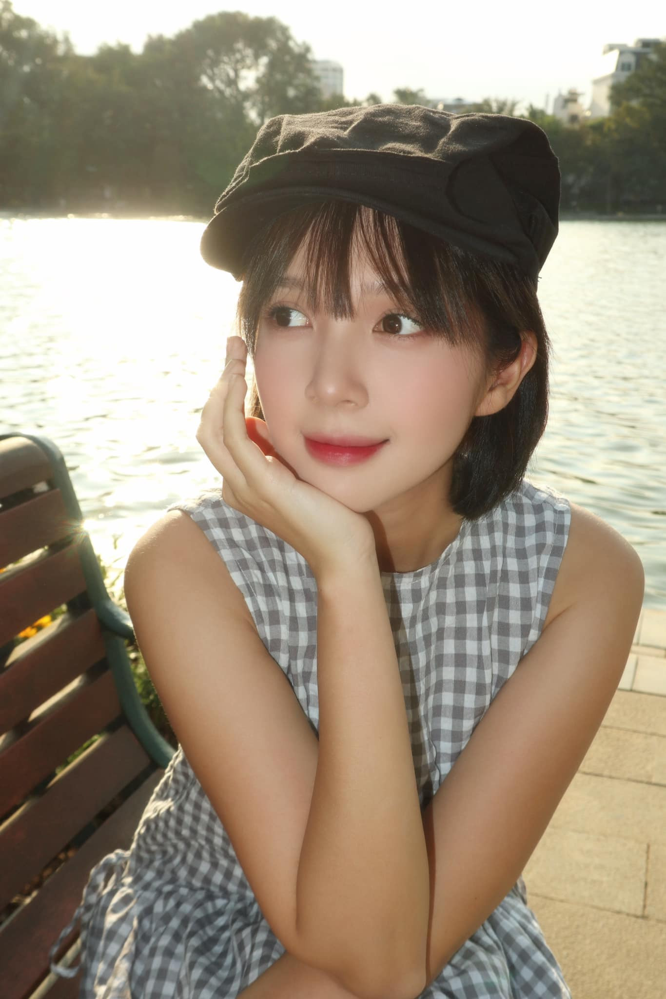 Khó tin với ngoại hình tuổi 28 của nữ chính phim 'Cha tôi, người ở lại' - Ảnh 2.