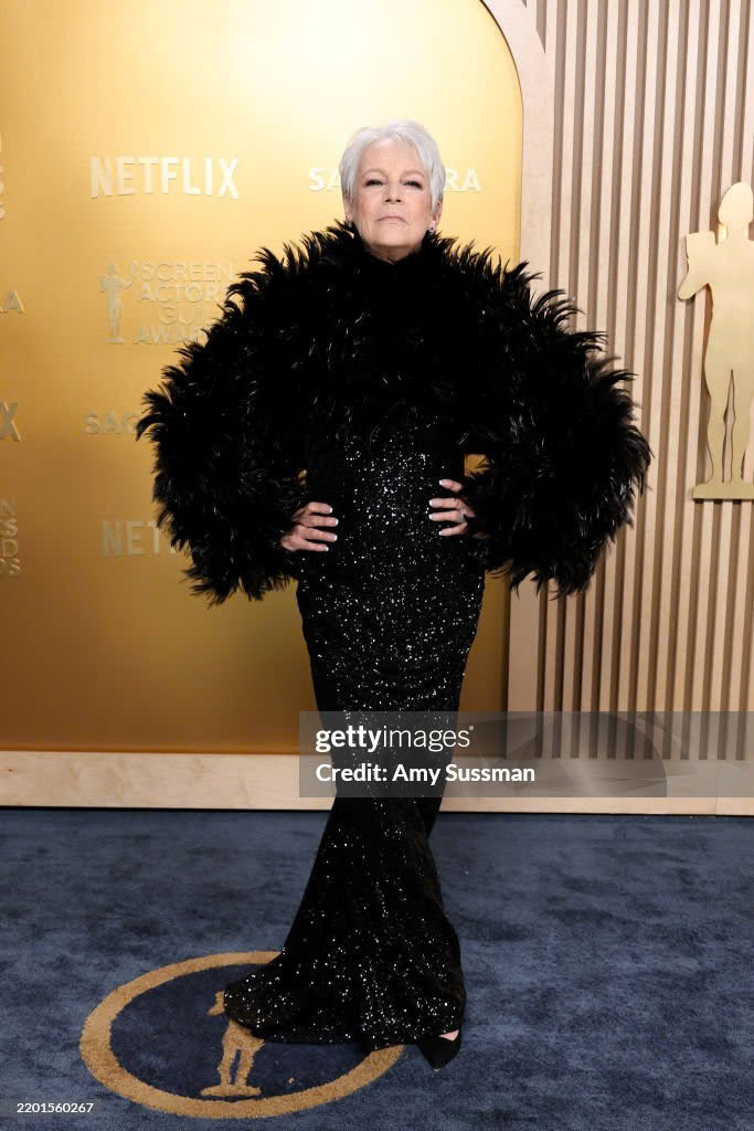 Nhìn lại 12 bộ cánh thời trang đẹp nhất thảm đỏ Lễ trao giải SAG AWARDS 2025 - Ảnh 7