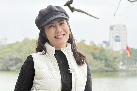 Nữ NSƯT có giọng đọc 'vàng' vừa nghỉ việc ở Nhà hát Tuổi trẻ, đời thực lên chức bà ngoại, sống viên mãn
