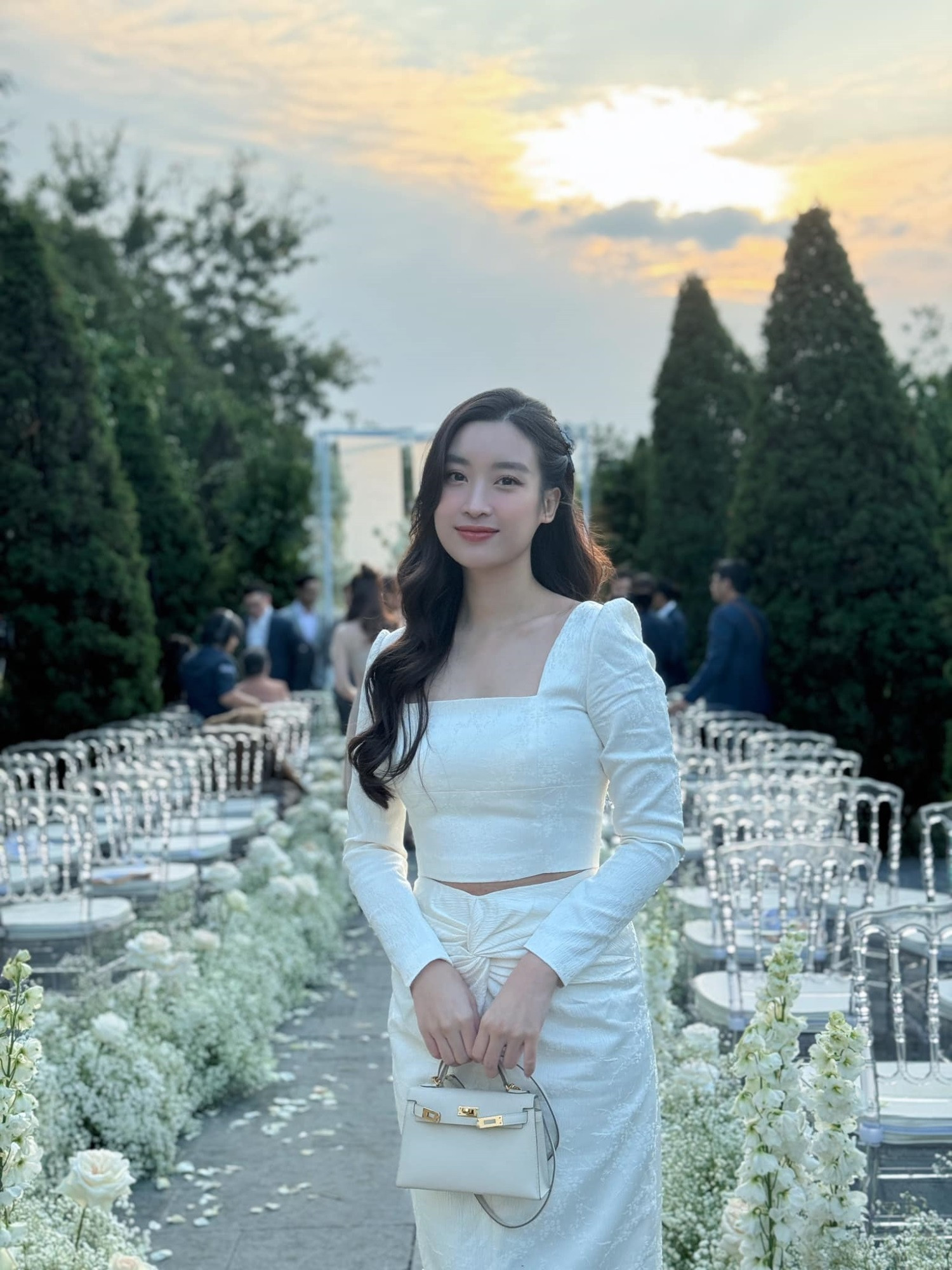 Bộ sưu tập túi hiệu của Hoa hậu Đỗ Mỹ Linh: Rẻ vài trăm triệu, đắt lên tới tiền tỷ - Ảnh 5