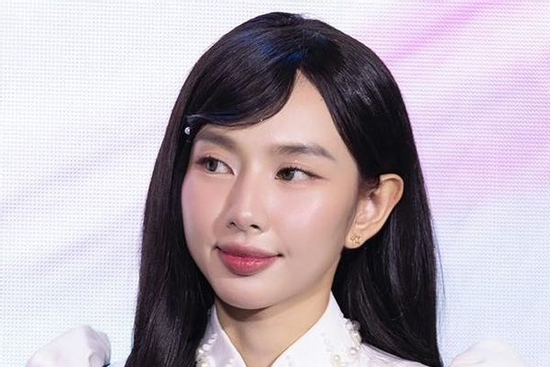 Động thái 'lạ' của Hoa hậu Thùy Tiên giữa drama buôn bán kẹo rau