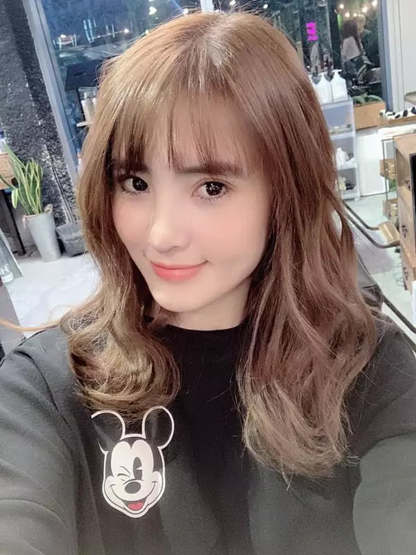 Không nhận ra em gái hot girl của Công Vinh sau 10 năm làm mẹ đơn thân