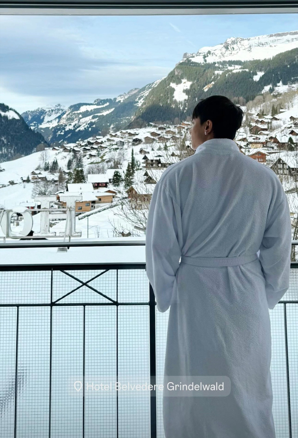 Hương Giang và 7749 khoảnh khắc hờ hững áo choàng tắm khiến gái xịn cũng phải chào thua