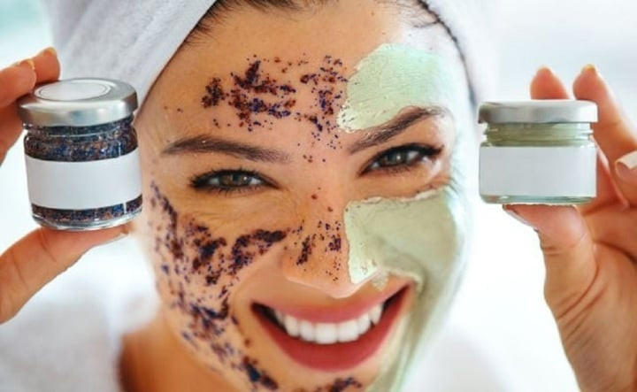 Tẩy tế bào chết nên được tiến hành một cách nhẹ nhàng, tránh làm tổn hại tới làn da. (Ảnh minh hoạ: kiehls).