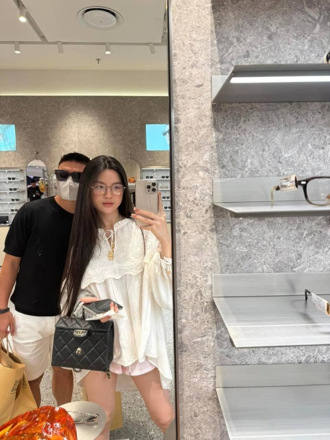 Sốc trước mặt mộc tàn tạ khác xa trên mạng của Chu Thanh Huyền