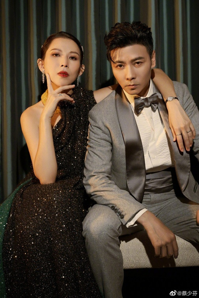 Á hậu Thái Thiếu Phân rơi nước mắt khi nhắc đến hôn nhân 17 năm với chồng kém tuổi