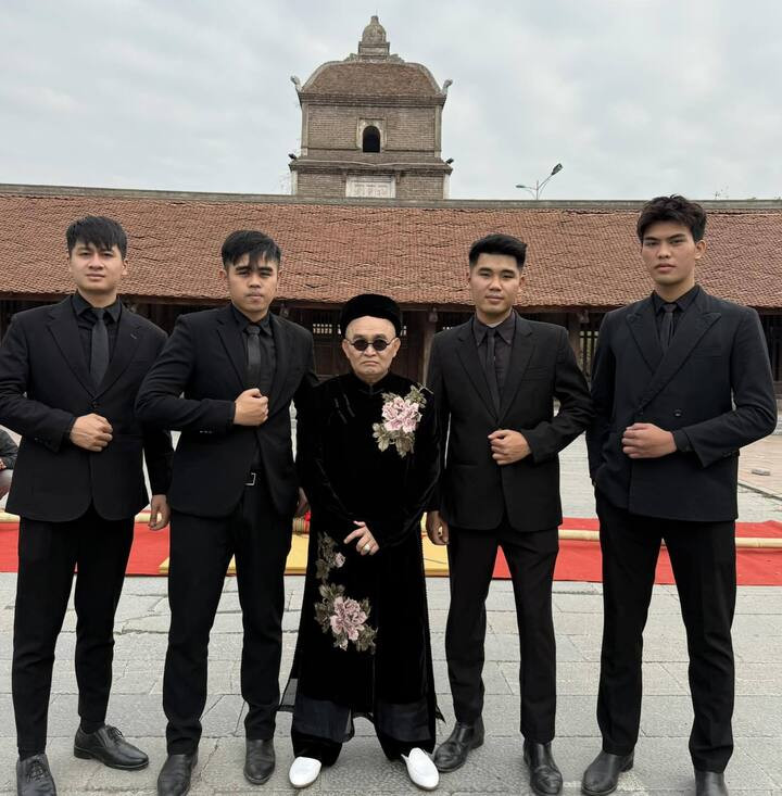 Nghệ sỹ Xuân Hinh tiết lộ mức cát-sê đóng MV