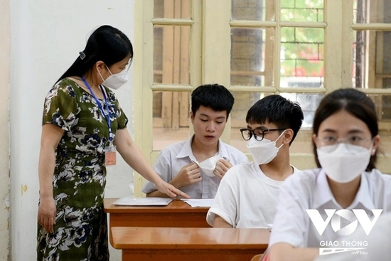 Miễn hoàn toàn học phí công lập, tác động xã hội ra sao?