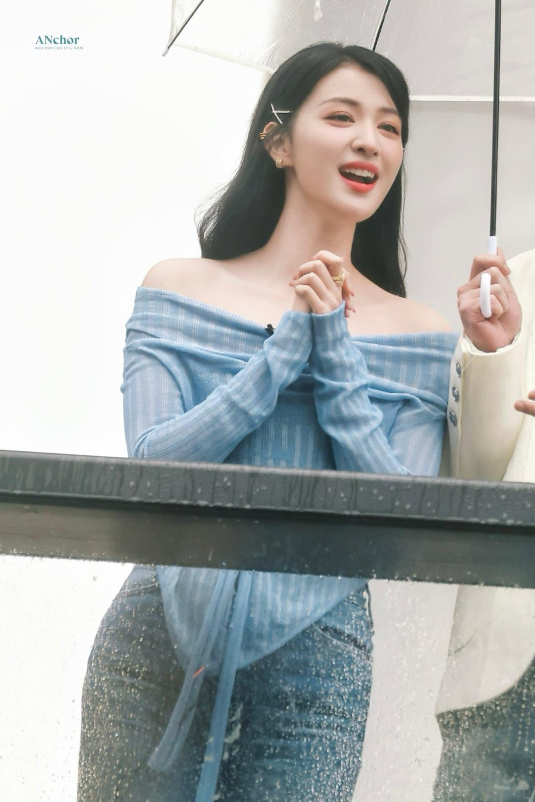 Mỹ nhân Trung Quốc đi ghi hình mà đẹp lịm con tim: Nhan sắc