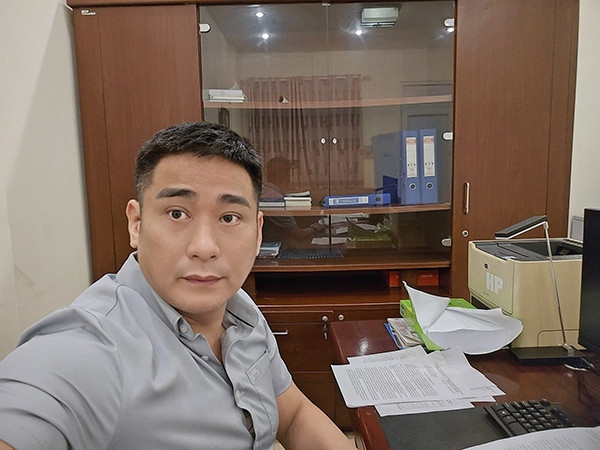 'Ông bố' bỏ rơi con trong 'Cha tôi, người ở lại' có cuộc sống ngoài đời viên mãn bên vợ đẹp kém 13 tuổi - Ảnh 5.