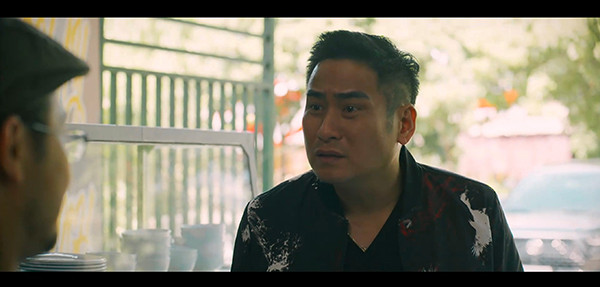 'Ông bố' bỏ rơi con trong 'Cha tôi, người ở lại' có cuộc sống ngoài đời viên mãn bên vợ đẹp kém 13 tuổi - Ảnh 2.