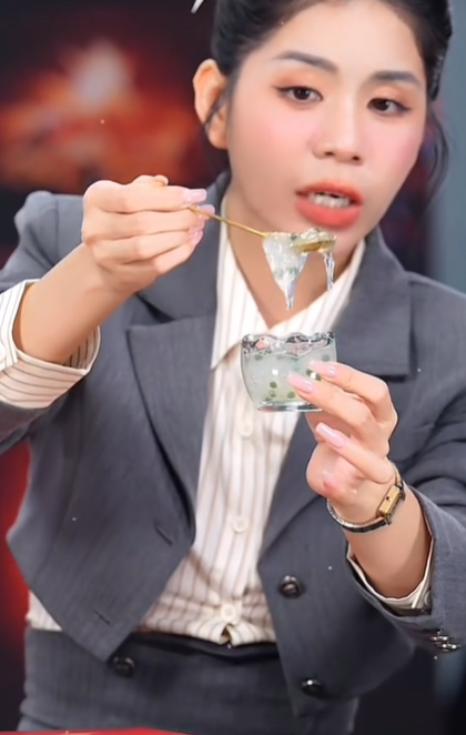 Quang Linh Vlogs, Hằng Du Mục PR sản phẩm quá đà: Do sơ suất hay không tìm hiểu kỹ? ảnh 3