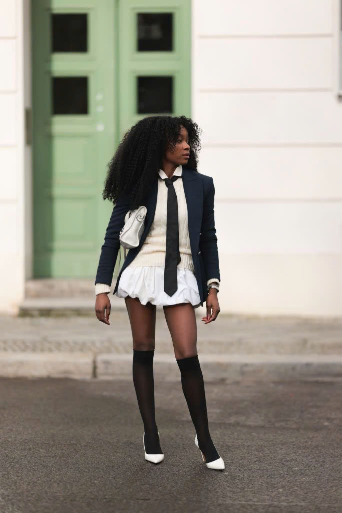 10 mẫu thời trang công sở sành điệu bạn cần biết để phối đồ chuẩn gu - Ảnh 5