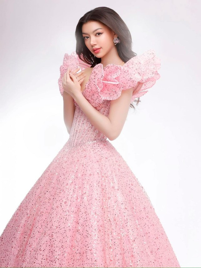 Á hậu bị tước vương miện tiếp tục nhận chỉ trích ảnh 2