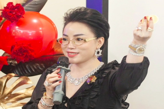 Khởi tố nữ chủ tịch Coco Lee Diamond bán vàng thỏi giả cho khách hàng