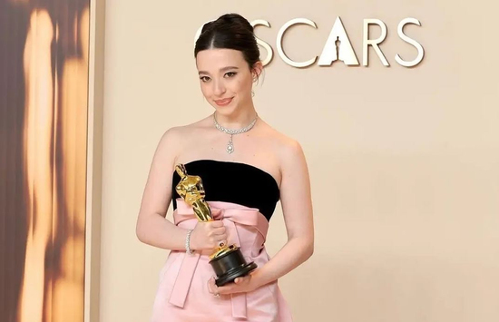 Sao phim 18+ đẹp mê hồn ở tuổi 25, tiết lộ quá trình khổ luyện cho vai diễn để đời