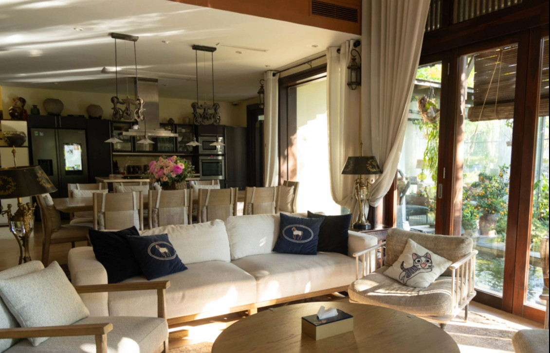 Cuộc sống sang chảnh trong biệt thự nhà vườn gần 20 năm tuổi, mất gần 3 năm mới được xây xong của HH Hà Kiều Anh- Ảnh 7.