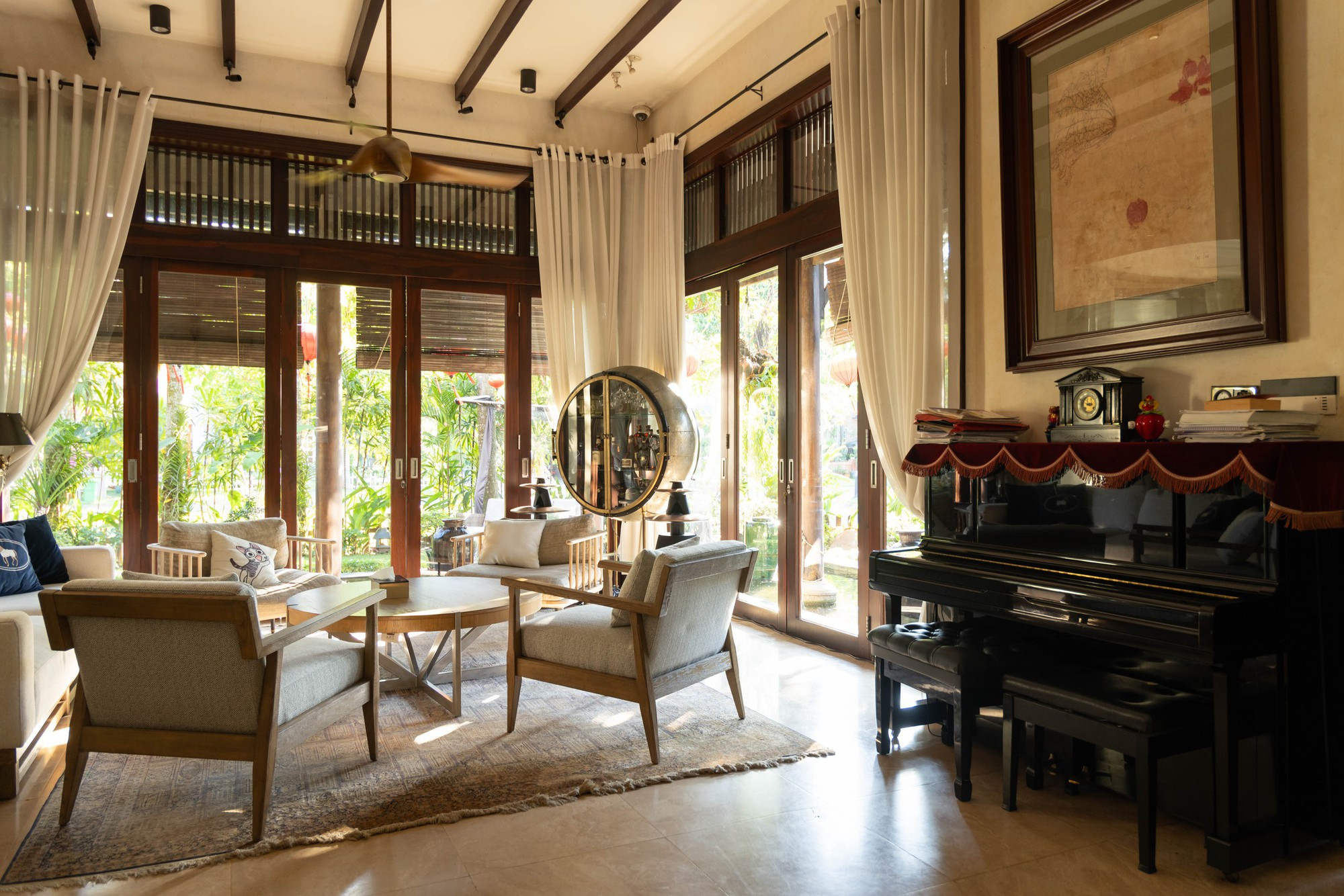 Cuộc sống sang chảnh trong biệt thự nhà vườn gần 20 năm tuổi, mất gần 3 năm mới được xây xong của HH Hà Kiều Anh- Ảnh 12.