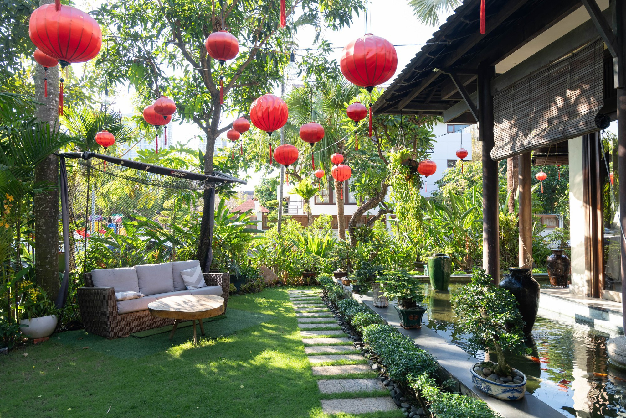 Cuộc sống sang chảnh trong biệt thự nhà vườn gần 20 năm tuổi, mất gần 3 năm mới được xây xong của HH Hà Kiều Anh- Ảnh 8.