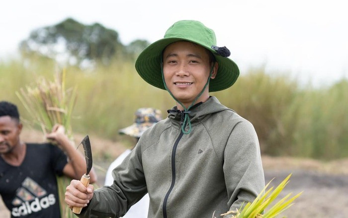 Hằng Du Mục tiếp tục bị tố quảng cáo lố, Quang Linh Vlog khóa Facebook ảnh 2