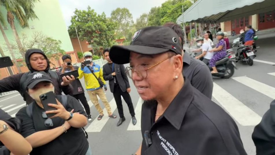 Danh hài Hồng Tơ: 'Con trai Quý Bình mới có 3 tuổi thôi. Chỉ còn một tuần lễ nữa là sinh nhật cháu rồi' - Ảnh 1