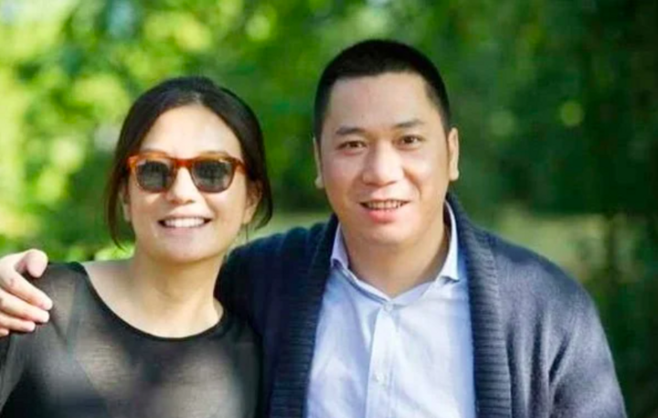 Triệu Vy ly hôn doanh nhân Huỳnh Hữu Long.