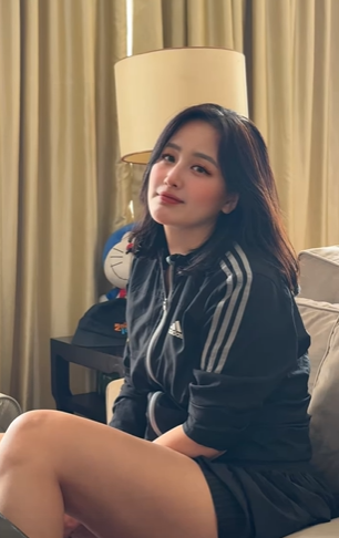 4 lần bị nghi phẫu thuật thẩm mỹ Mai Phương Thúy tiếp tục dao kéo ở tuổi U40