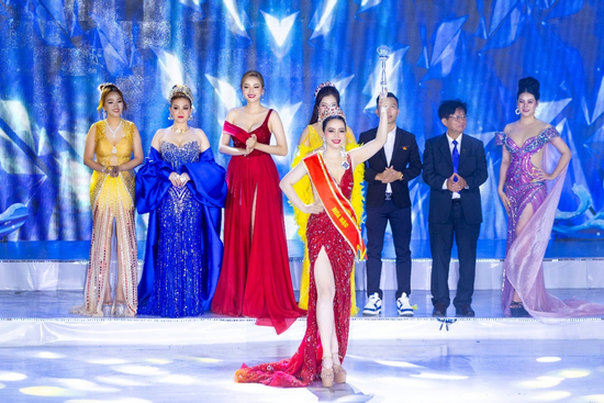 Hành trình chinh phục vương miện của tân Hoa hậu Doanh nhân Tài sắc Việt Nam