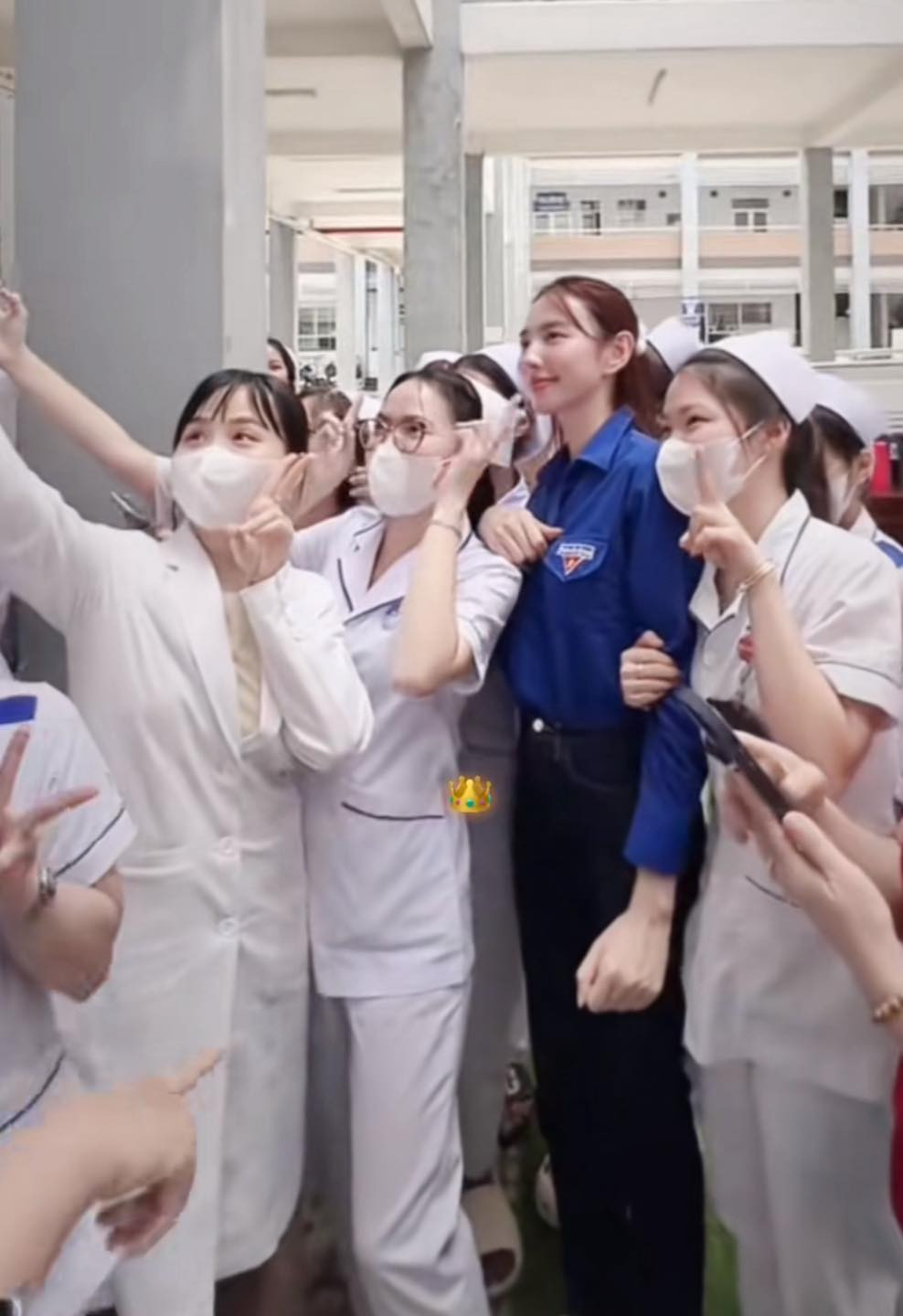 Hoa hậu Thùy Tiên xuất hiện sau ồn ào