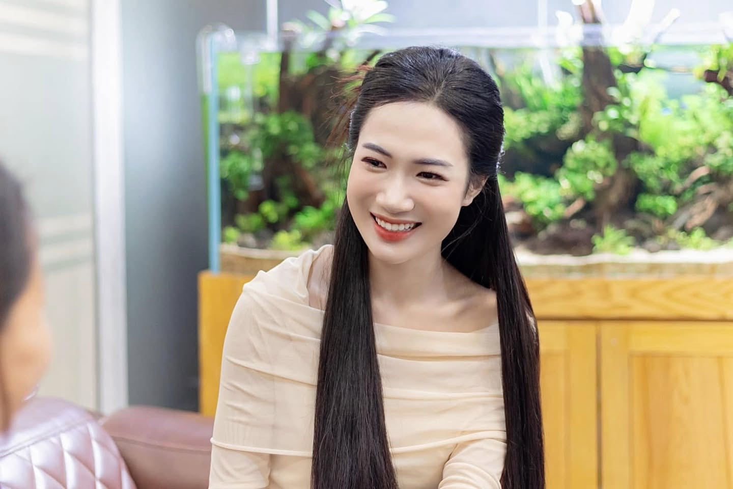 Vẻ đời thường của nữ diễn viên quê Bắc Ninh đang bị chê trong 'Cha tôi, người ở lại' - Ảnh 2.