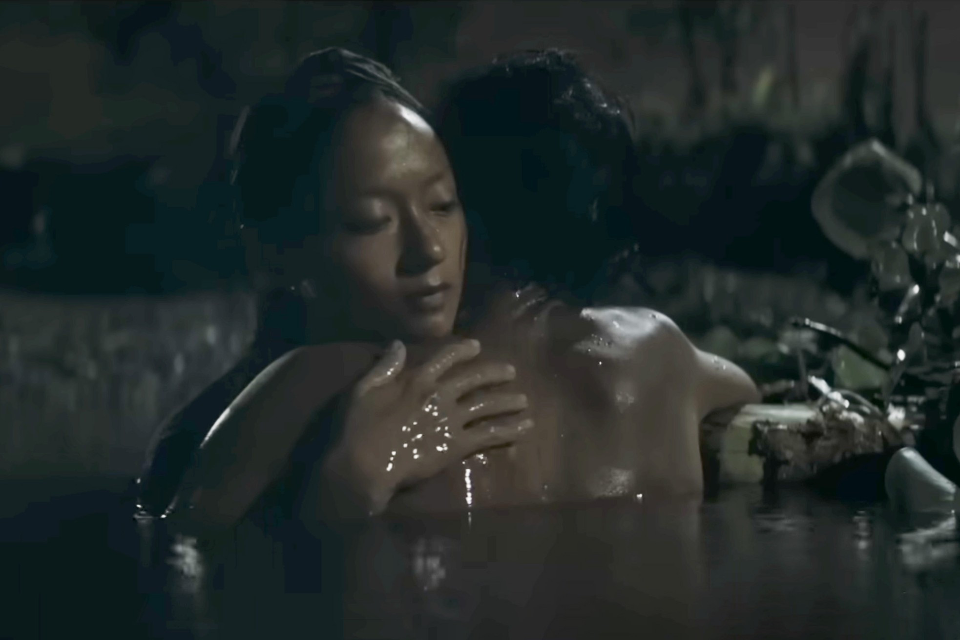 2 cảnh nóng trong ‘Địa đạo’ có thực sự cần thiết? ảnh 3