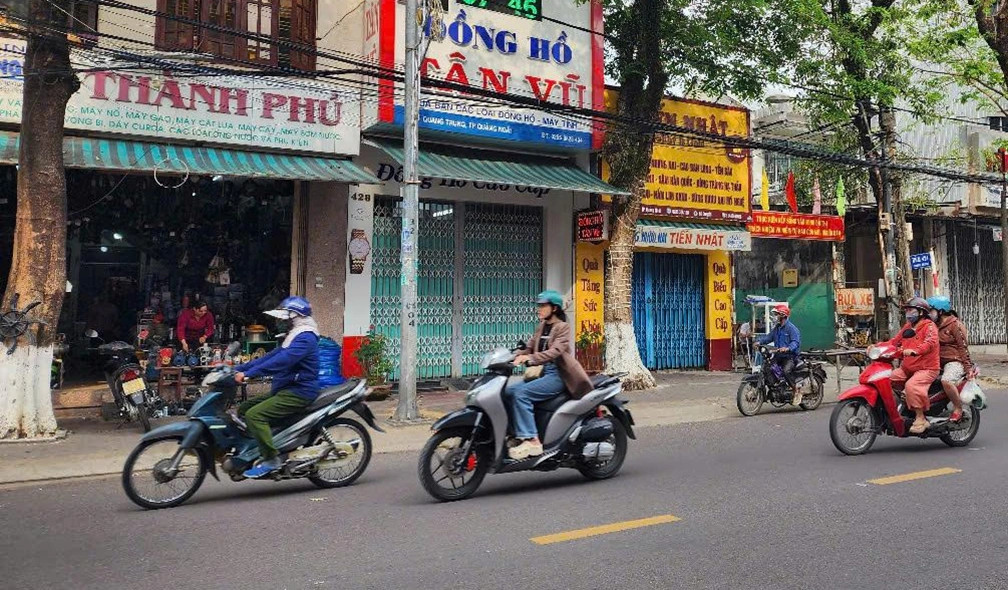 cong an quang ngai tom gon nhom thanh nien chem nguoi sau 3 gio gay an hinh anh 1