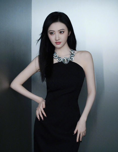 Đệ nhất mỹ nữ Bắc Kinh - Cảnh Điềm bị phạt hơn 25 tỷ đồng vì quảng cáo sai sự thật, sự nghiệp lao đao lập tức - Ảnh 1