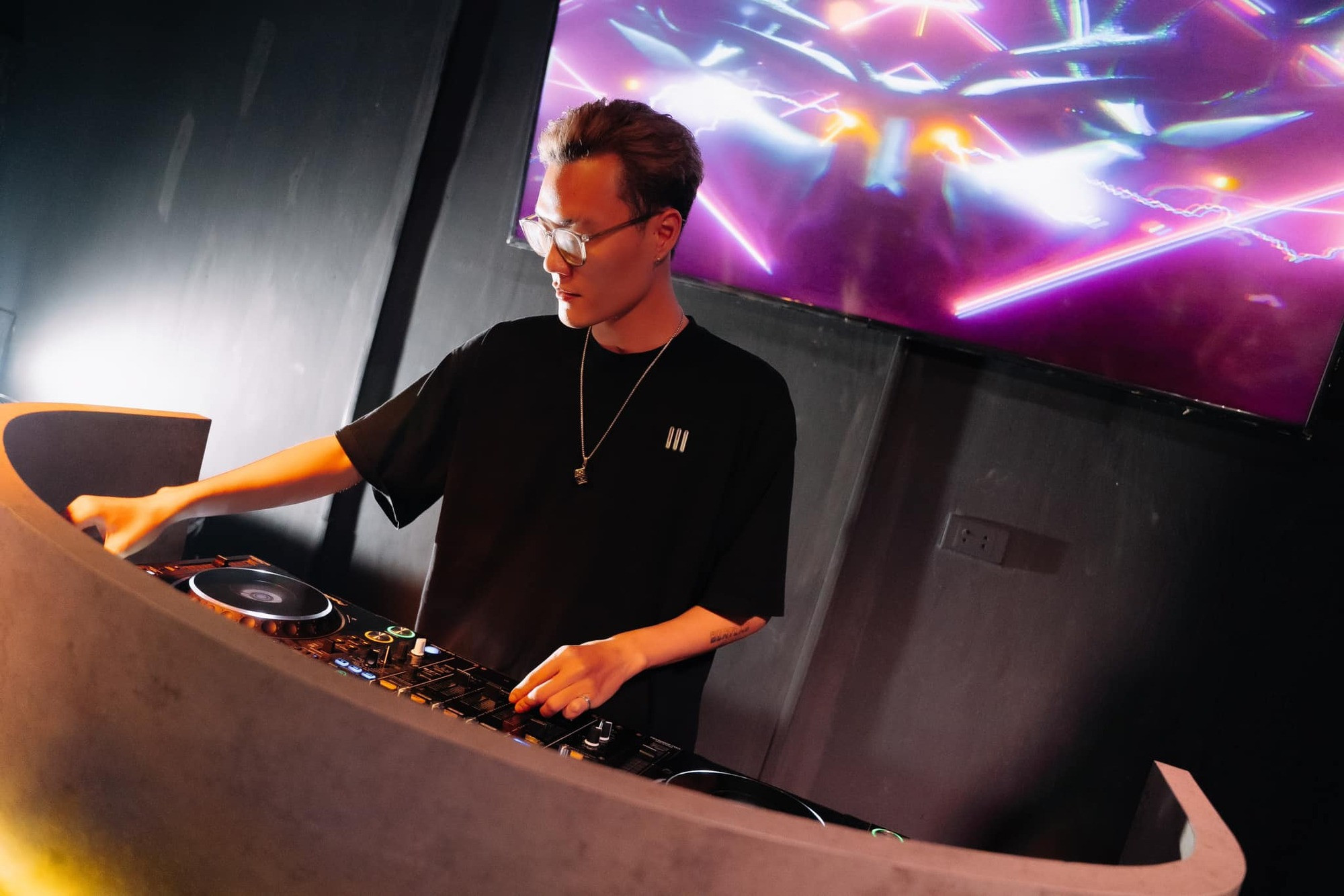 DJ Ximer Ngọc Phan đang gây xôn xao mạng xã hội là ai