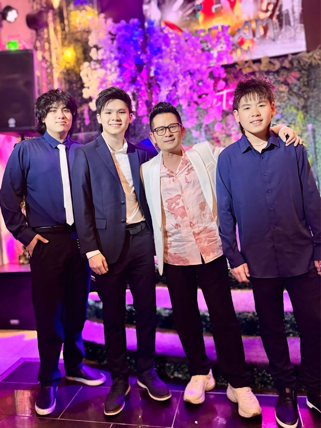 Hành động ăn ý của Bằng Kiều và vợ cũ Trizzie Phương Trinh dù đã ly hôn nhiều năm