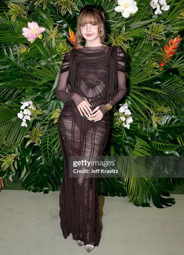 Jennie, Lisa tạo tranh luận ảnh 3