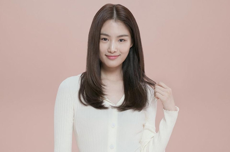 List 5 kiểu tóc dài siêu dịu dàng cho cô nàng mặt tròn - Ảnh 4.