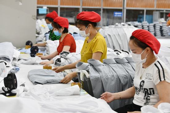 Ông Trump hoãn áp thuế, 3h sáng khách Mỹ gọi gấp doanh nghiệp Việt