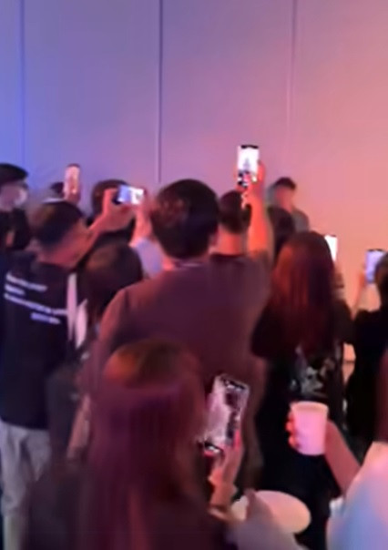 Phản ứng của chồng HHen Niê khi trở thành tâm điểm chú ý