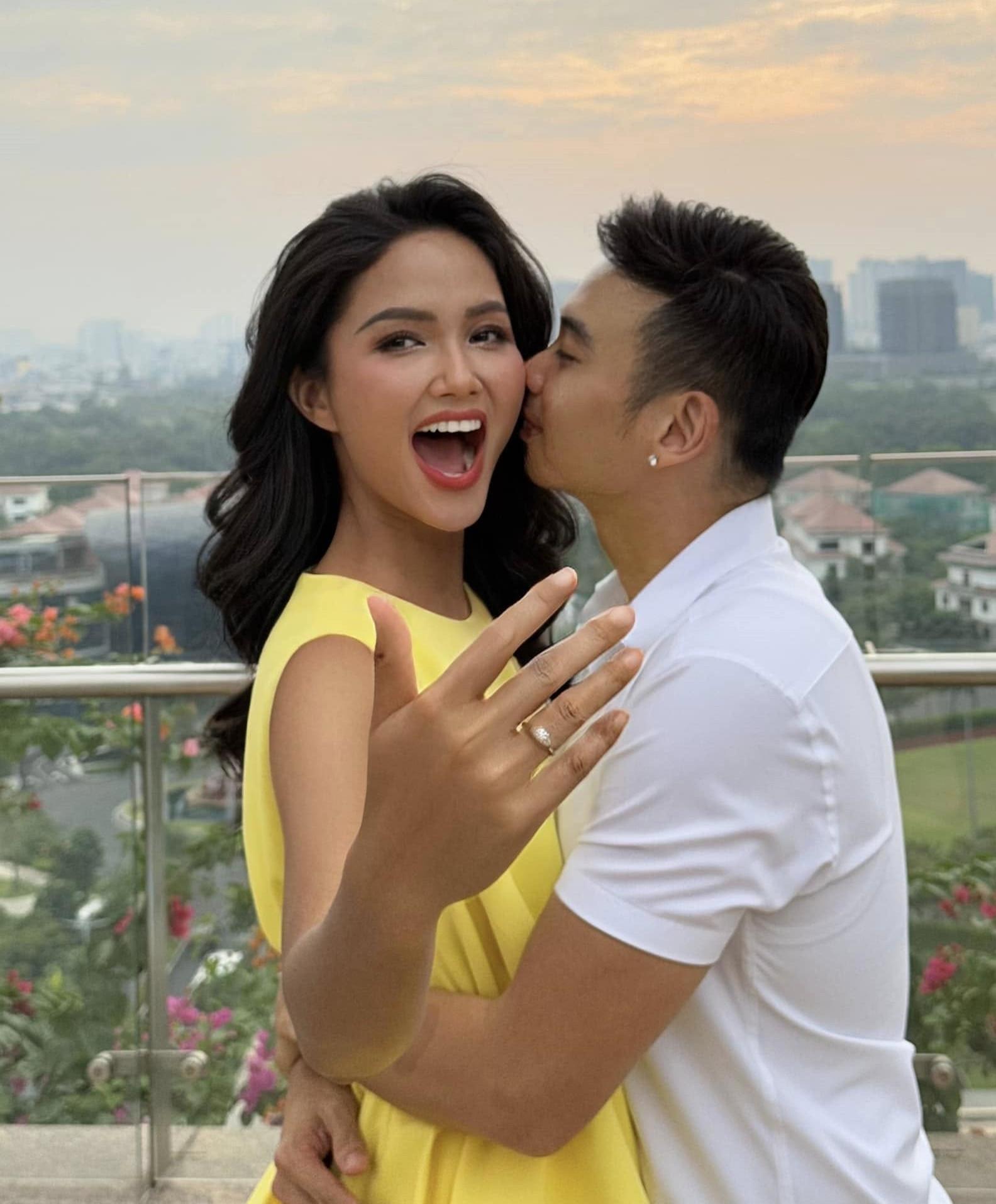 Phản ứng của chồng HHen Niê khi trở thành tâm điểm chú ý