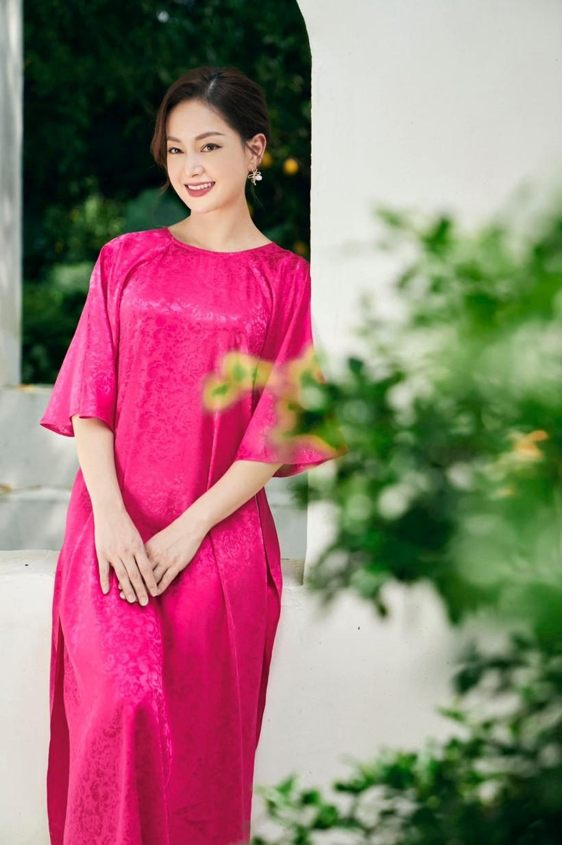 “Sau bao năm chăm chỉ tích luỹ, vợ chồng mình quyết định tậu thêm 1 căn chung cư, vừa làm của để dành cho con, vừa là chỗ đầu tư lâu dài. Thế nên nhà mình lựa tới lựa lui, siêu kỹ luôn”, Lan Phương bộc bạch.